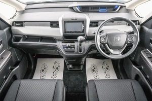 Минивэн Honda Freed 2018 года, 1589000 рублей, Красноярск