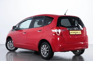 Хетчбэк Honda Fit 2011 года, 829000 рублей, Челябинск