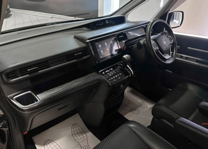 Минивэн Honda Stepwgn Spada 2016 года, 1947000 рублей, Красноярск