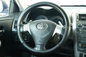 Седан Toyota Corolla 2007 года, 749000 рублей, Омск