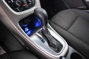 Хетчбэк Opel Astra 2011 года, 699000 рублей, Красноярск