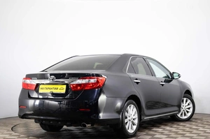 Седан Toyota Camry 2013 года, 1729000 рублей, Пермь