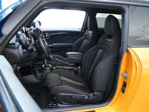Хетчбэк MINI John Cooper Works 2017 года, 2049077 рублей, Москва