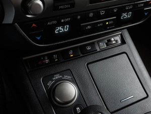 Седан Lexus ES 2013 года, 1799000 рублей, Воронеж