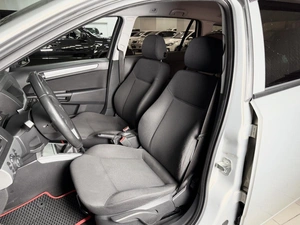 Универсал Opel Astra 2011 года, 649000 рублей, Нижневартовск