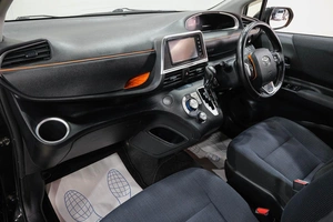 Минивэн Toyota Sienta 2016 года, 1299000 рублей, Новокузнецк