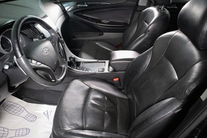 Седан Hyundai Sonata 2011 года, 1169000 рублей, Сургут