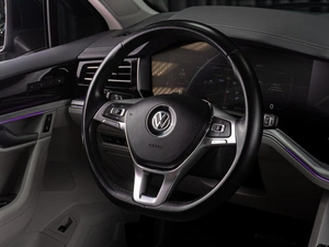 Внедорожник Volkswagen Touareg 2019 года, 5999000 рублей, Тюмень