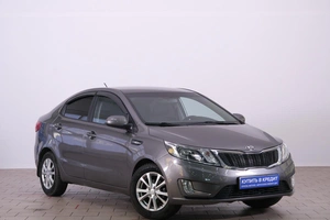 Седан Kia Rio 2013 года, 889000 рублей, Омск