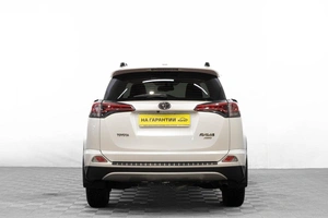 Внедорожник Toyota RAV4 2018 года, 3389000 рублей, Барнаул