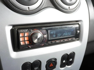 Седан Renault Logan 2010 года, 529000 рублей, Воронеж