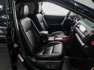 Седан Toyota Camry 2012 года, 1799000 рублей, Тюмень