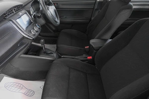 Седан Toyota Corolla Axio 2018 года, 1389000 рублей, Кемерово