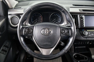 Внедорожник Toyota RAV4 2017 года, 2799000 рублей, Пермь