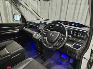 Минивэн Honda Stepwgn Spada 2015 года, 1990000 рублей, Красноярск