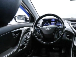 Седан Hyundai Avante 2010 года, 850000 рублей, Красноярск