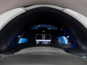 Хетчбэк Nissan Leaf 2011 года, 599000 рублей, Тюмень