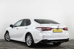 Седан Toyota Camry 2021 года, 3099000 рублей, Сургут