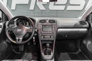 Хетчбэк Volkswagen Golf 2012 года, 899000 рублей, Петрозаводск