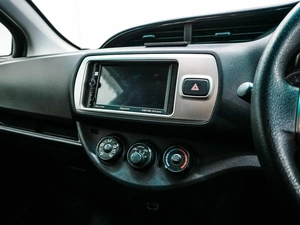 Хетчбэк Toyota Vitz 2015 года, 920000 рублей, Красноярск