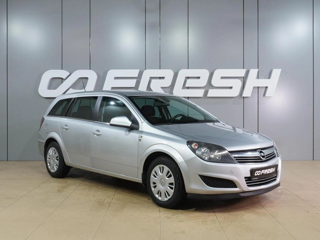 Универсал Opel Astra 2010 года, 669000 рублей, Воронеж