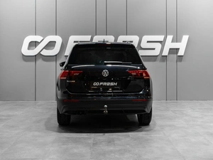 Внедорожник Volkswagen Tiguan 2019 года, 1849000 рублей, Тюмень