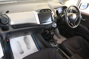 Хетчбэк Honda Fit 2010 года, 799000 рублей, Омск