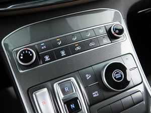 Внедорожник Hyundai Santa Fe 2022 года, 3277077 рублей, Москва