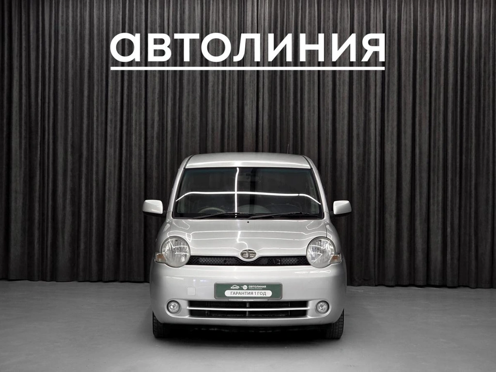 Минивэн Toyota Sienta 2005 года, 515000 рублей, Красноярск
