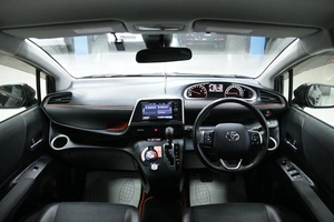 Минивэн Toyota Sienta 2017 года, 1308000 рублей, Солонцы
