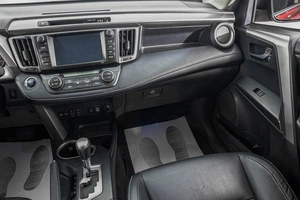 Внедорожник Toyota RAV4 2017 года, 2299000 рублей, Барнаул