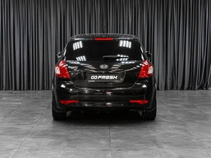 Хетчбэк Kia Ceed 2010 года, 699000 рублей, Тюмень