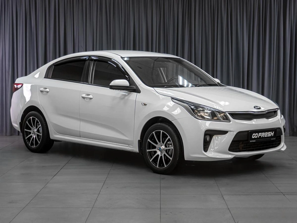Седан Kia Rio 2018 года, 1019000 рублей, Тюмень