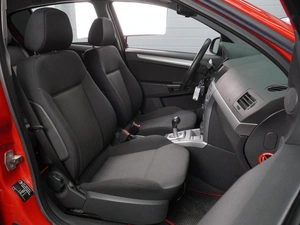 Хетчбэк Opel Astra 2013 года, 699000 рублей, Воронеж