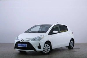 Хетчбэк Toyota Vitz 2019 года, 1069000 рублей, Омск