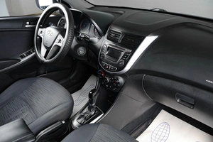 Седан Hyundai Solaris 2016 года, 1329000 рублей, Тюмень