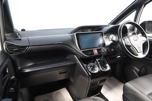 Минивэн Toyota Noah 2017 года, 2839000 рублей, Новосибирск