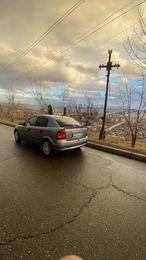 Хетчбэк Opel Astra 2003 года, 290000 рублей, Красноярск