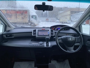 Минивэн Honda Freed 2013 года, 959000 рублей, Красноярск