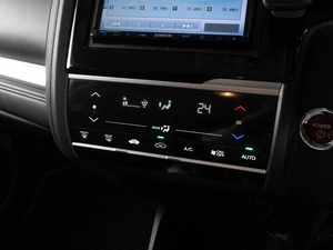 Хетчбэк Honda Fit 2016 года, 999000 рублей, Тюмень