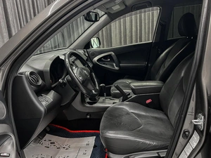 Внедорожник Toyota RAV4 2012 года, 1550000 рублей, Красноярск