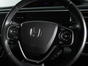 Минивэн Honda Stepwgn Spada 2017 года, 2485000 рублей, Красный Пахарь