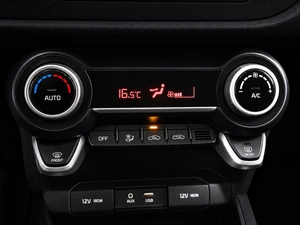 Хетчбэк Kia Rio X-Line 2018 года, 1249000 рублей, Тюмень