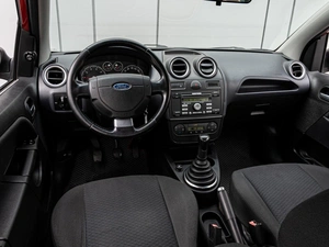 Хетчбэк Ford Fiesta 2006 года, 540000 рублей, Краснодар