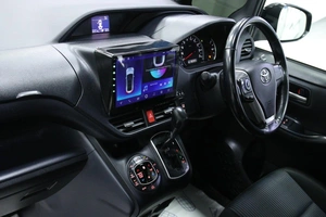 Минивэн Toyota Voxy 2015 года, 1883000 рублей, Солонцы