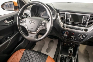Седан Hyundai Solaris 2018 года, 1359000 рублей, Барнаул
