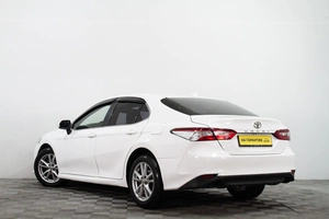 Седан Toyota Camry 2019 года, 1539000 рублей, Сургут
