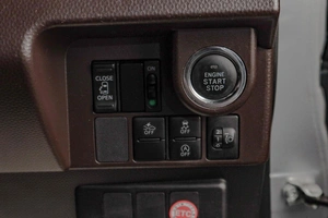 Минивэн Toyota Roomy 2018 года, 1159000 рублей, Челябинск