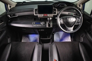 Минивэн Honda Freed 2015 года, 1259000 рублей, Сургут
