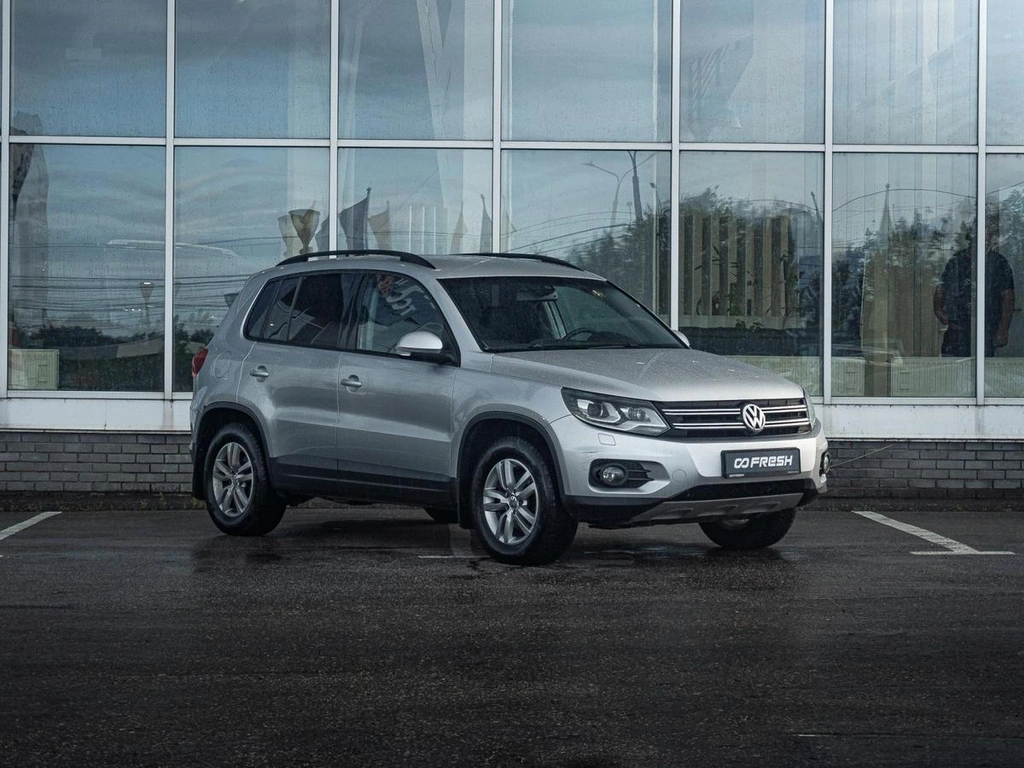 Внедорожник Volkswagen Tiguan 2011 года, 1110000 рублей, Нижний Новгород